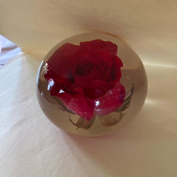 Vintage Tarax infinity red rosé paperweight - Picture 7 of 12